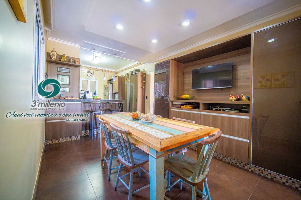 Casa em Cotia, no bairro Granja Viana