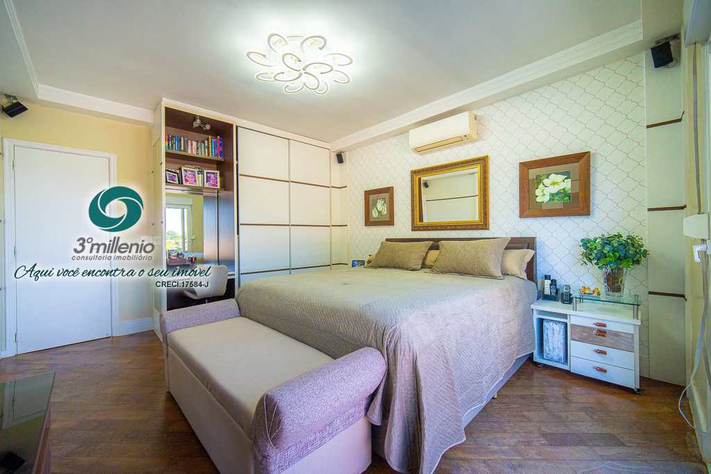 Casa em Cotia, no bairro Granja Viana