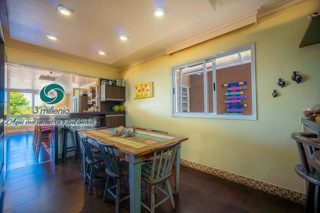 Casa em Cotia, no bairro Granja Viana