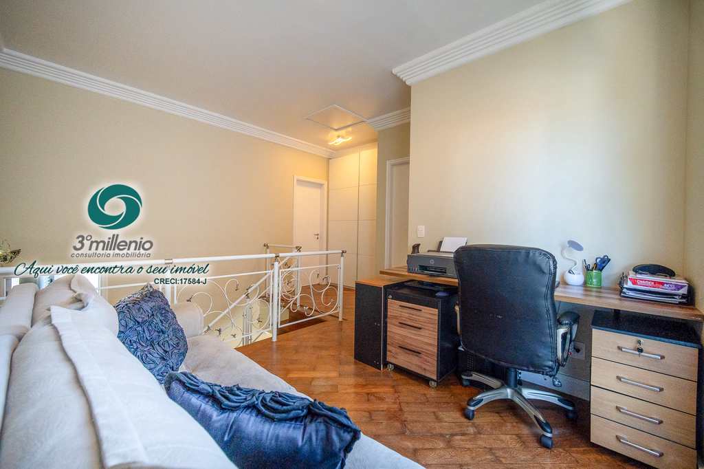 Casa em Cotia, no bairro Granja Viana