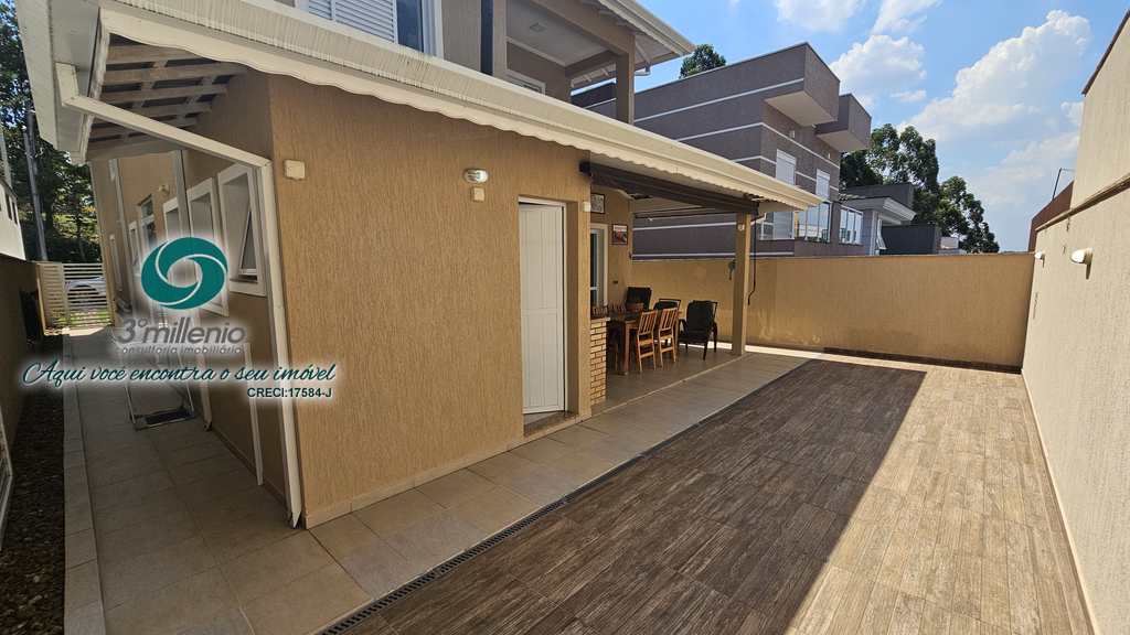 Casa em Cotia, no bairro Moinho Velho