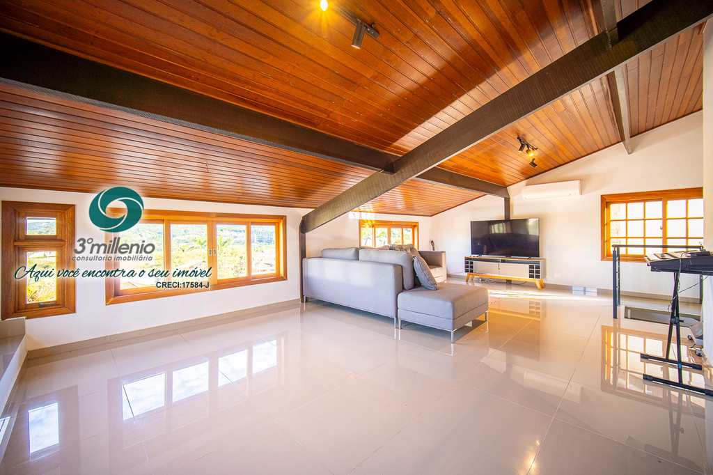 Casa em Cotia, no bairro São Paulo II