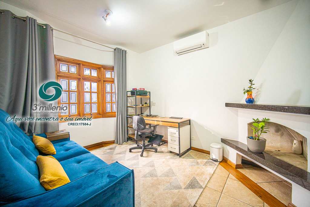 Casa em Cotia, no bairro São Paulo II