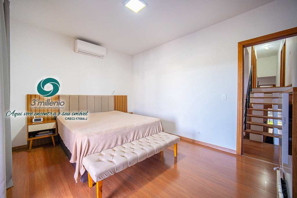 Casa em Cotia, no bairro São Paulo II