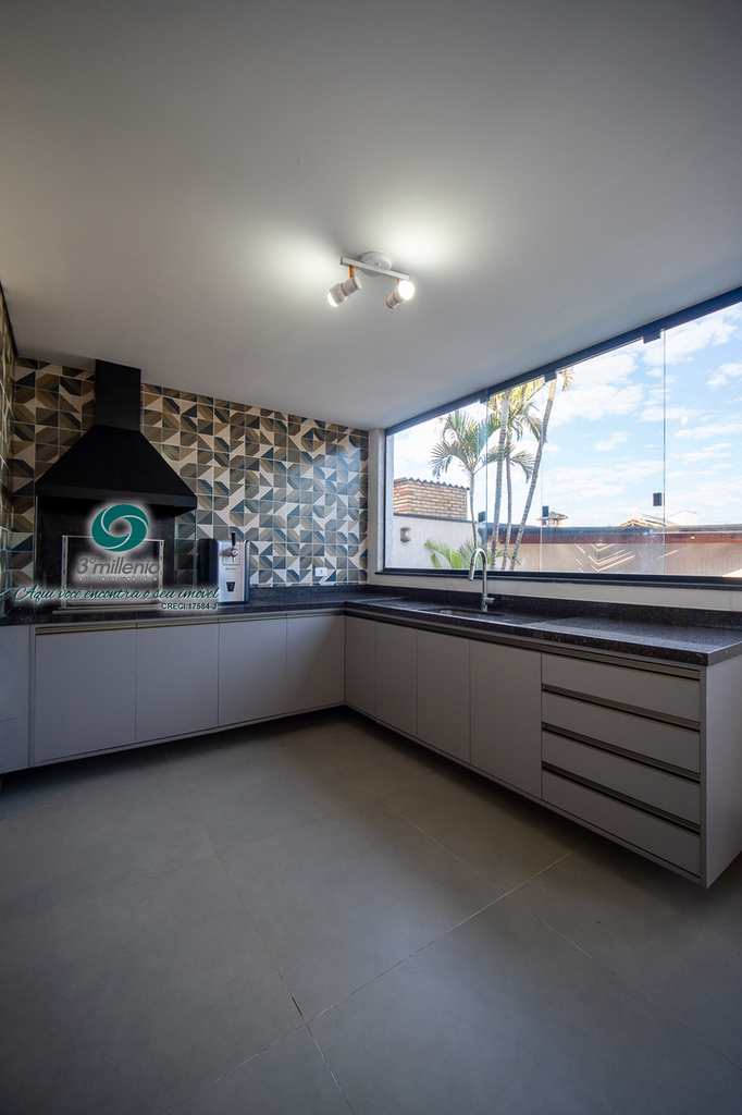 Casa em Cotia, no bairro São Paulo II