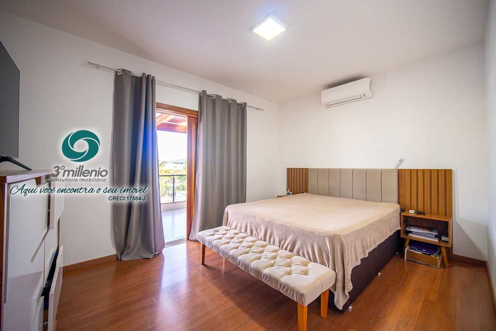 Casa em Cotia, no bairro São Paulo II