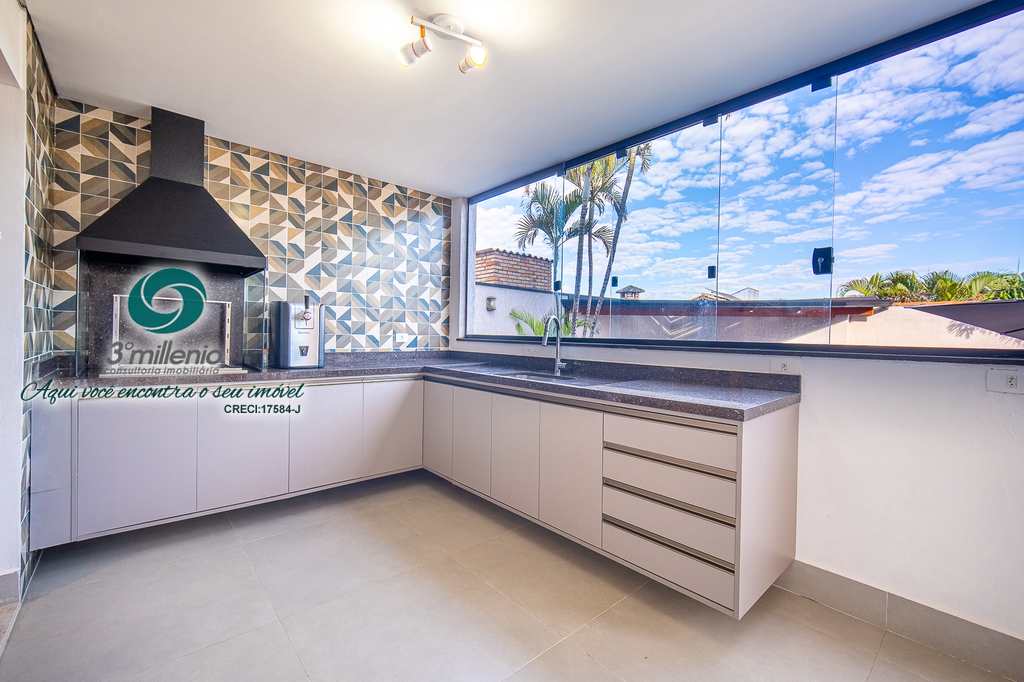 Casa em Cotia, no bairro São Paulo II