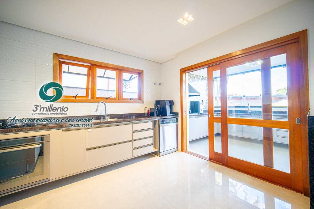 Casa em Cotia, no bairro São Paulo II