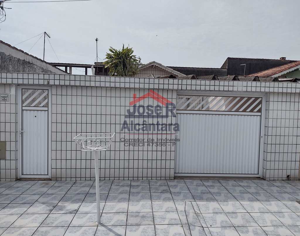 Casa em Praia Grande, no bairro Samambaia