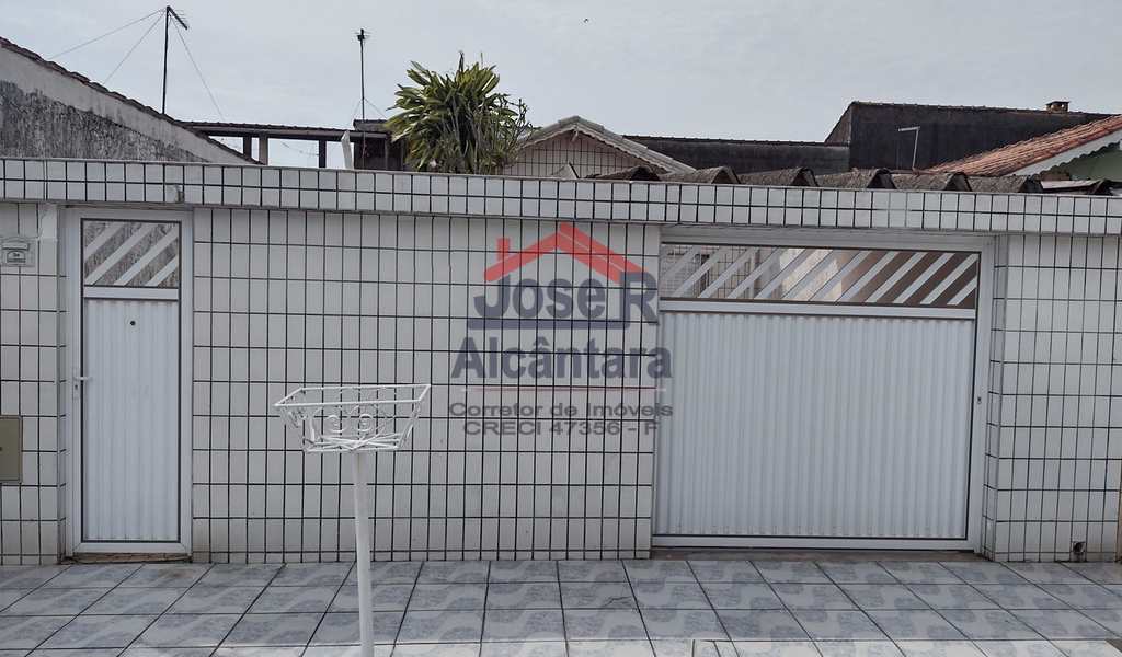 Casa em Praia Grande, bairro Samambaia