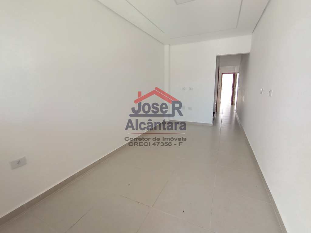 Sobrado em Praia Grande, no bairro Caiçara