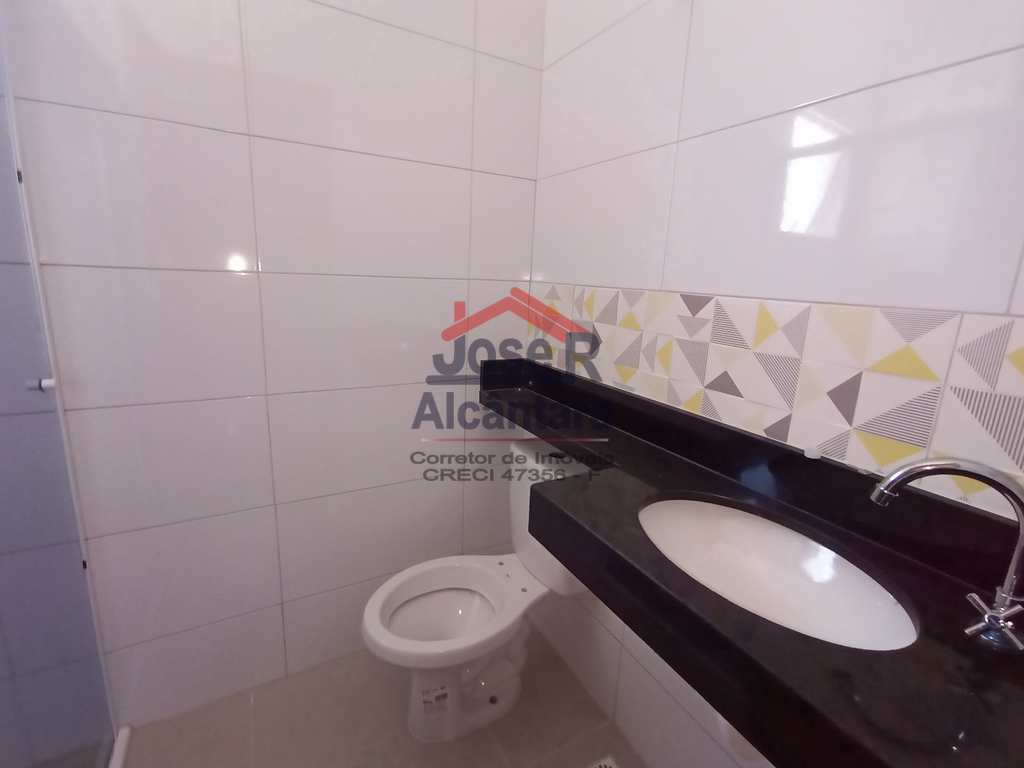 Sobrado em Praia Grande, no bairro Caiçara