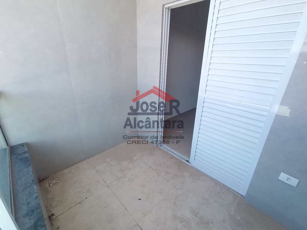 Sobrado em Praia Grande, no bairro Caiçara