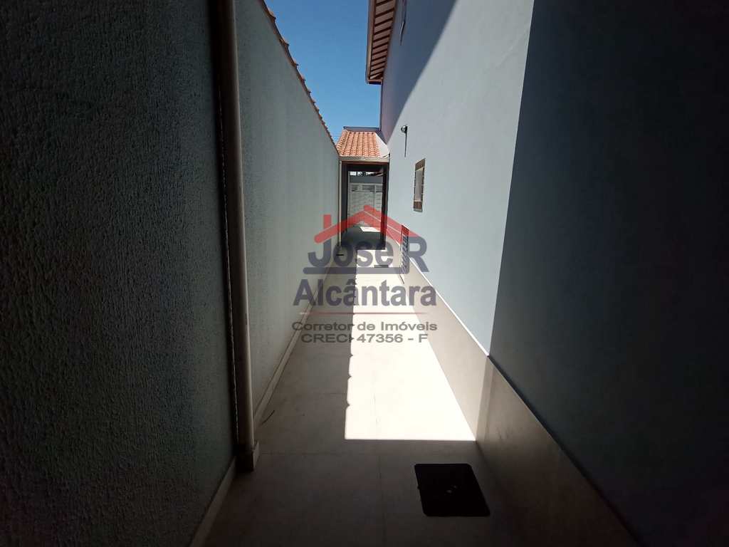 Sobrado em Praia Grande, no bairro Caiçara