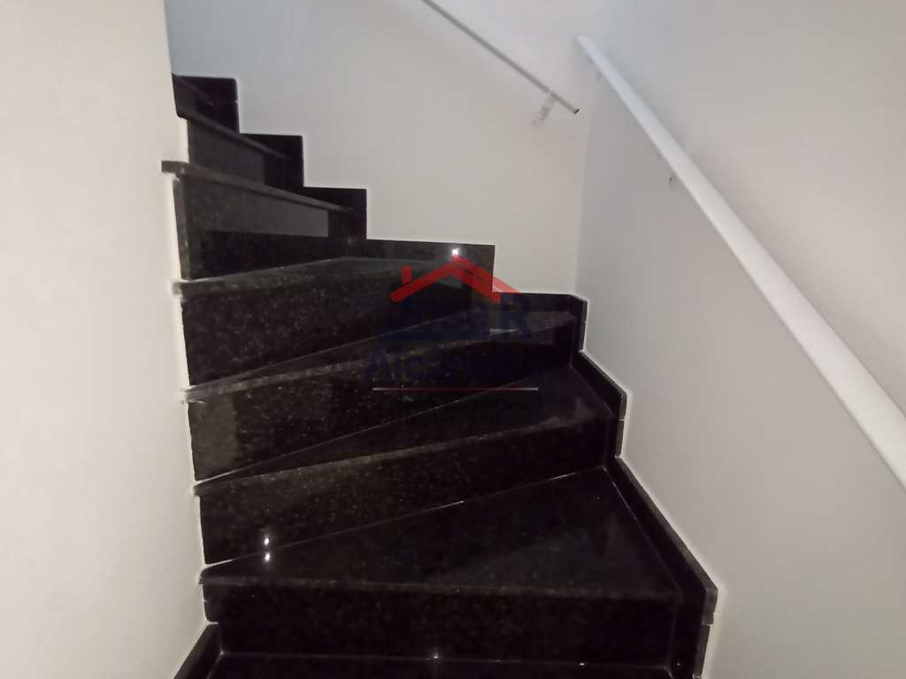 Sobrado em Praia Grande, no bairro Caiçara