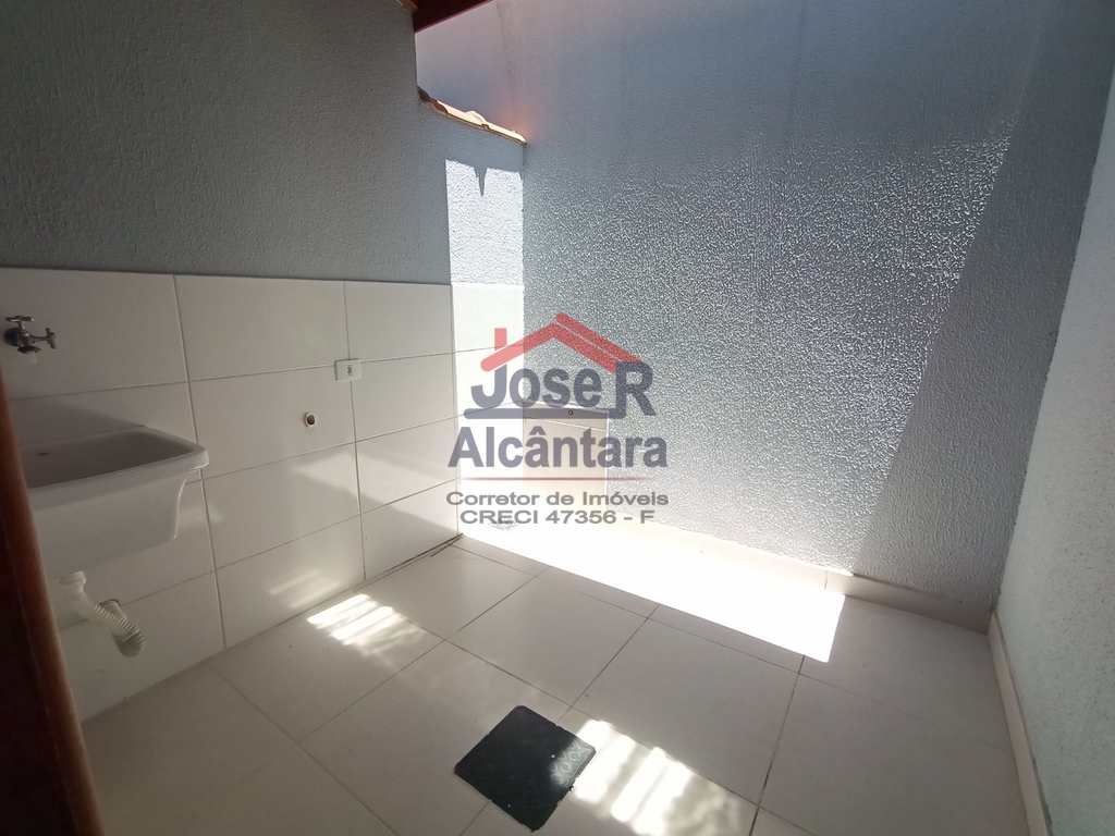 Sobrado em Praia Grande, no bairro Caiçara