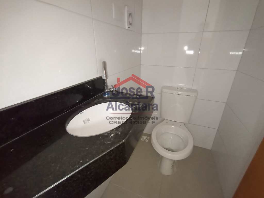 Sobrado em Praia Grande, no bairro Caiçara