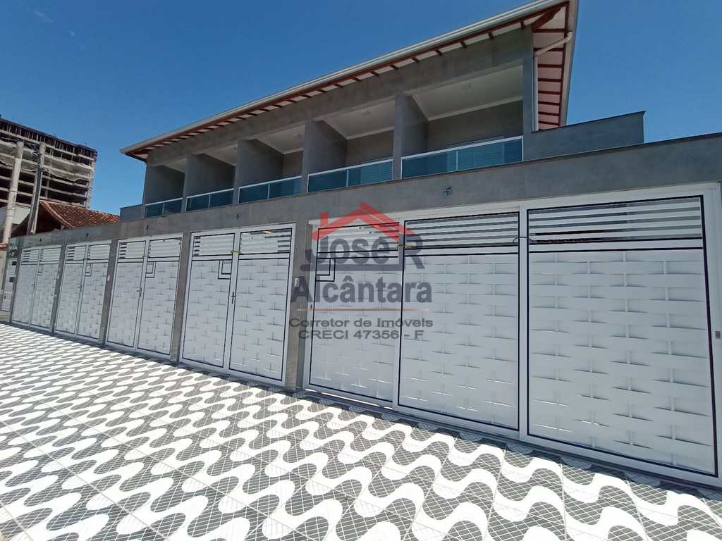 Sobrado em Praia Grande, no bairro Caiçara