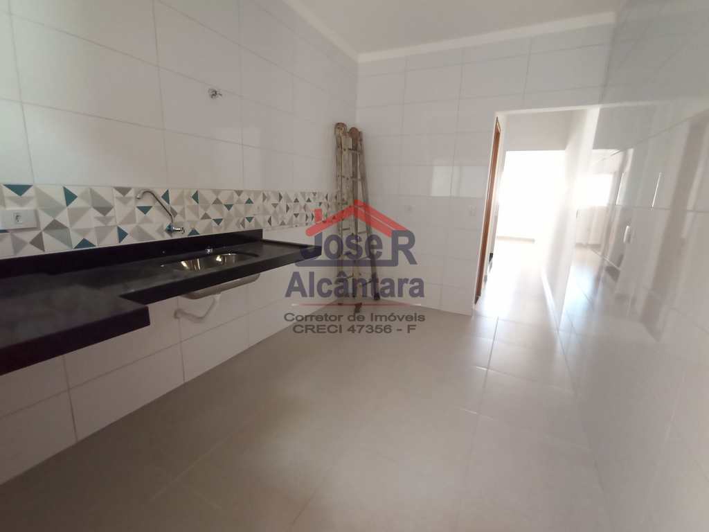 Sobrado em Praia Grande, no bairro Caiçara