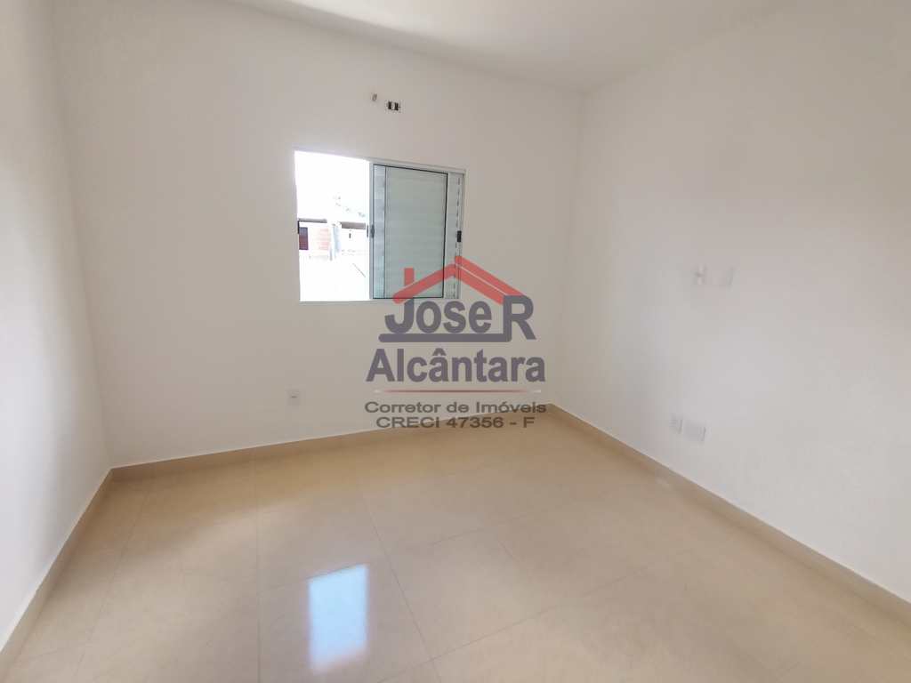 Casa em Praia Grande, no bairro Melvi
