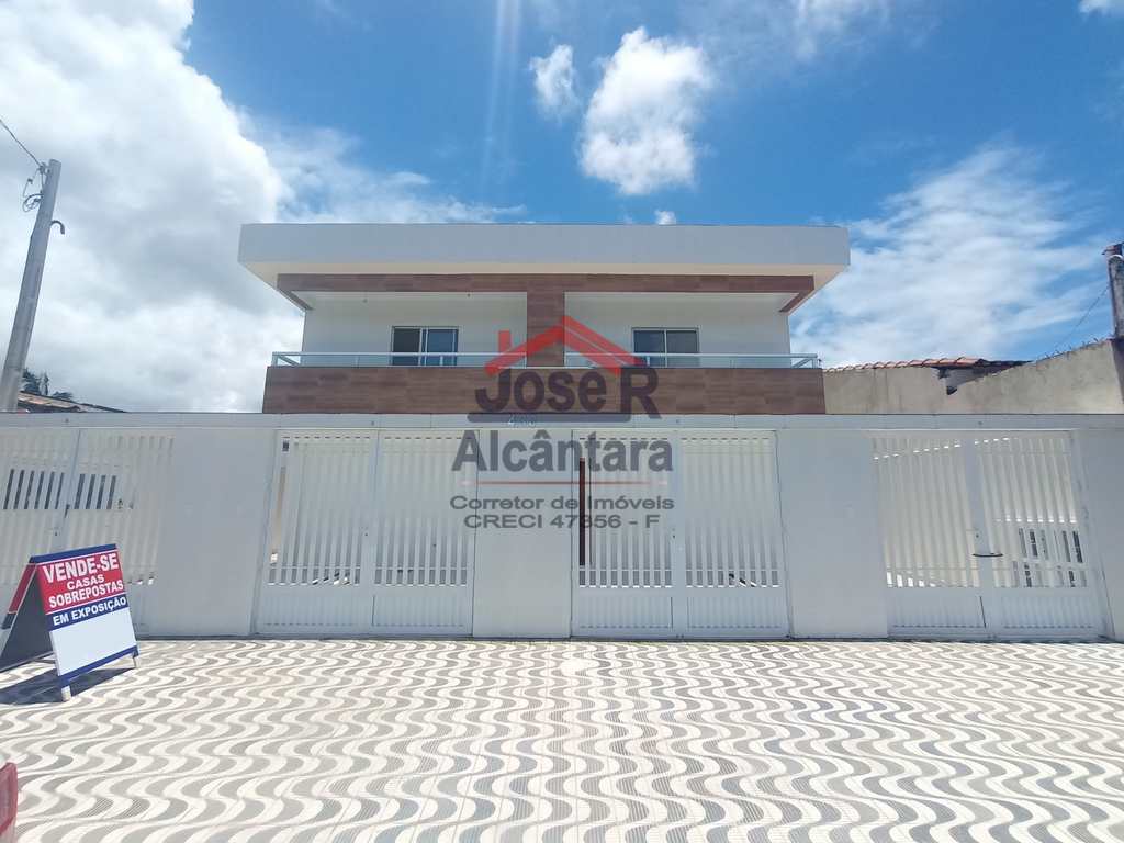 Casa em Praia Grande, no bairro Melvi