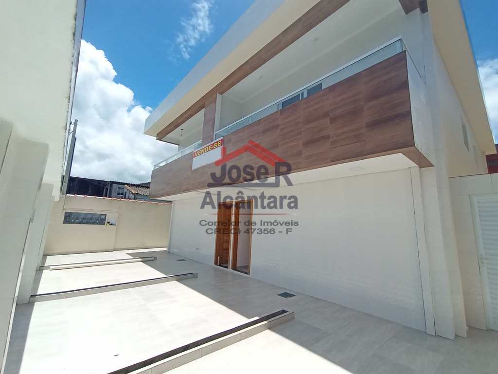 Casa em Praia Grande, no bairro Melvi