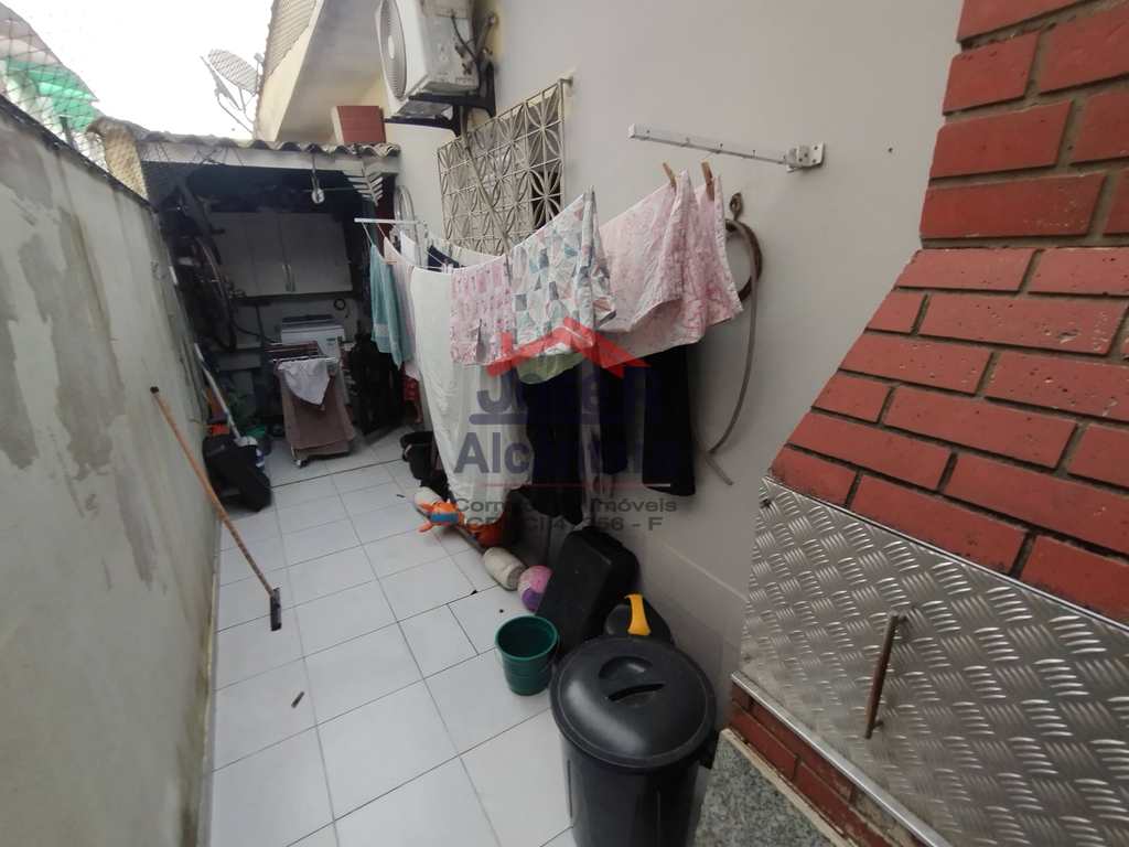 Casa de Condomínio em Praia Grande, no bairro Samambaia