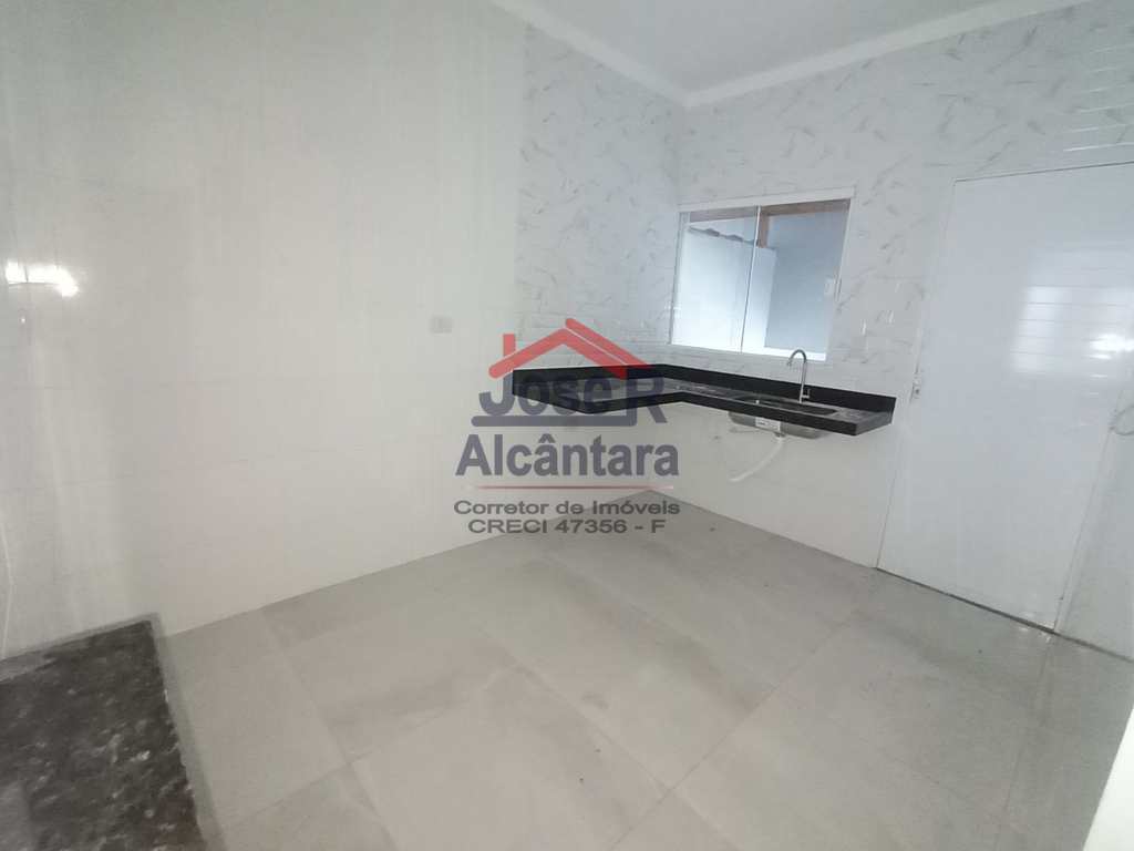 Casa de Condomínio em Praia Grande, no bairro Samambaia