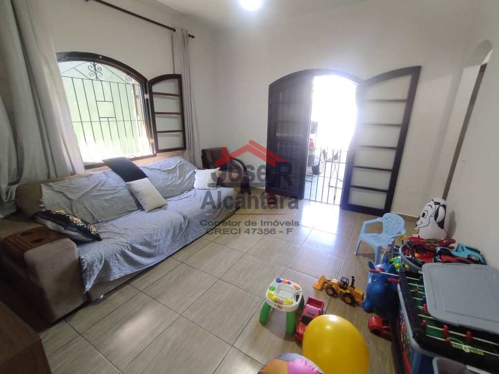 Casa em Praia Grande, no bairro Esmeralda