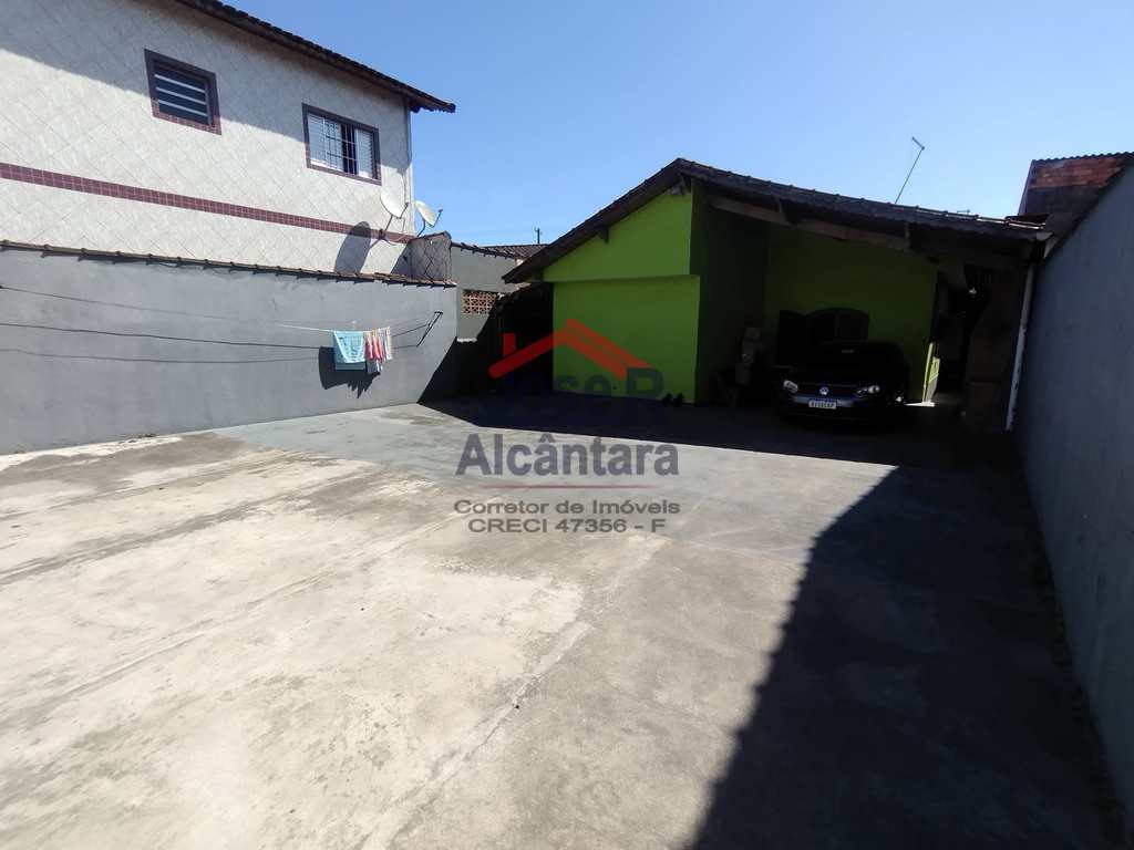 Casa em Praia Grande, no bairro Esmeralda