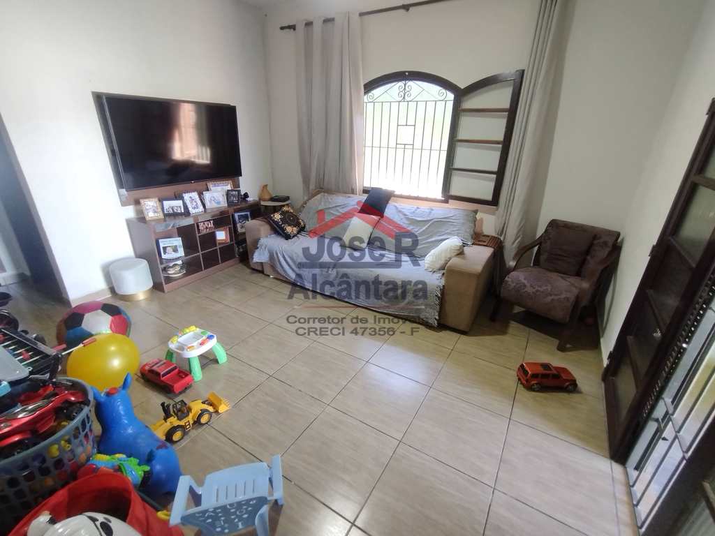 Casa em Praia Grande, no bairro Esmeralda