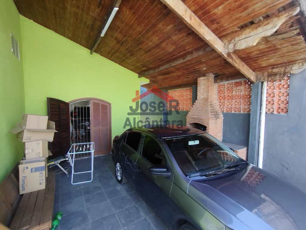 Casa em Praia Grande, no bairro Esmeralda