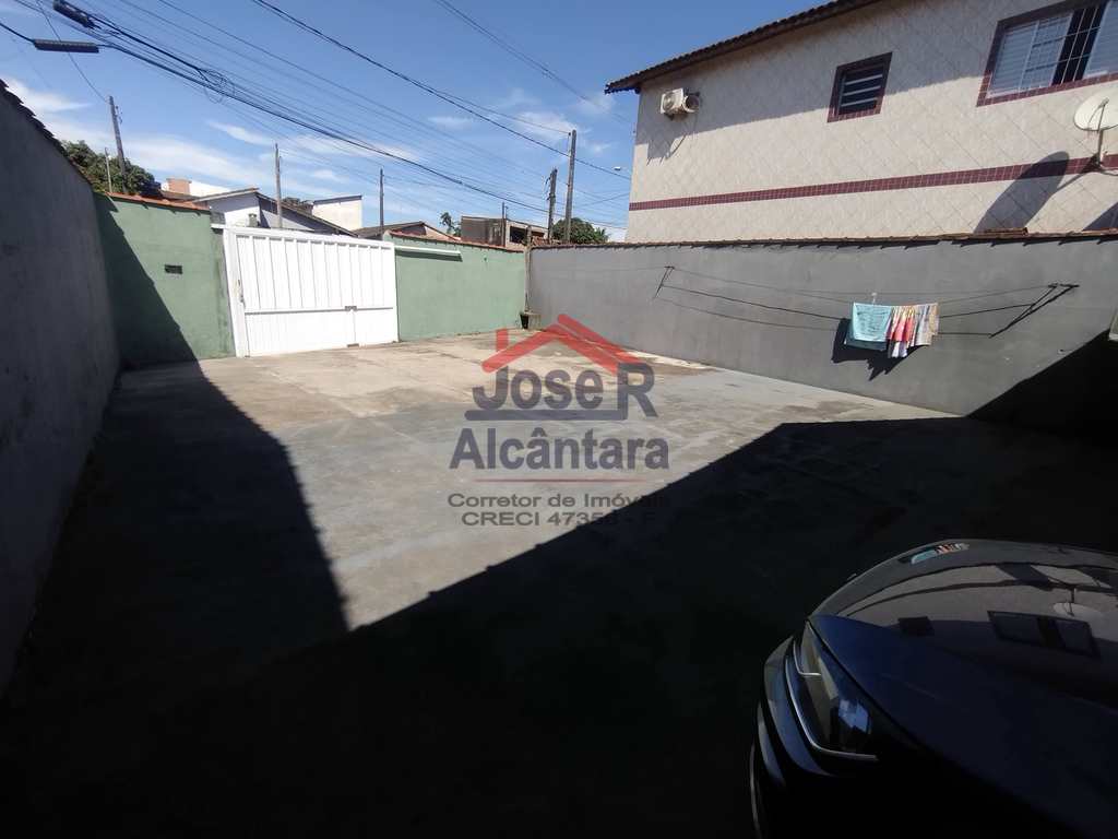 Casa em Praia Grande, no bairro Esmeralda