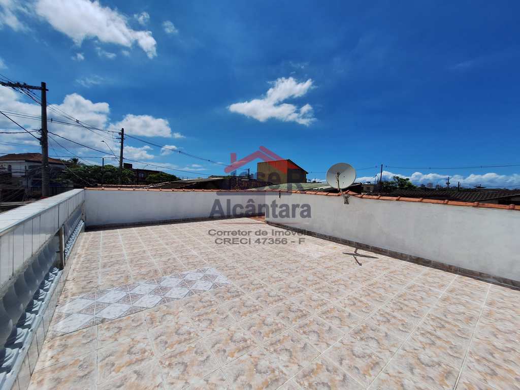 Casa em Praia Grande, no bairro Samambaia