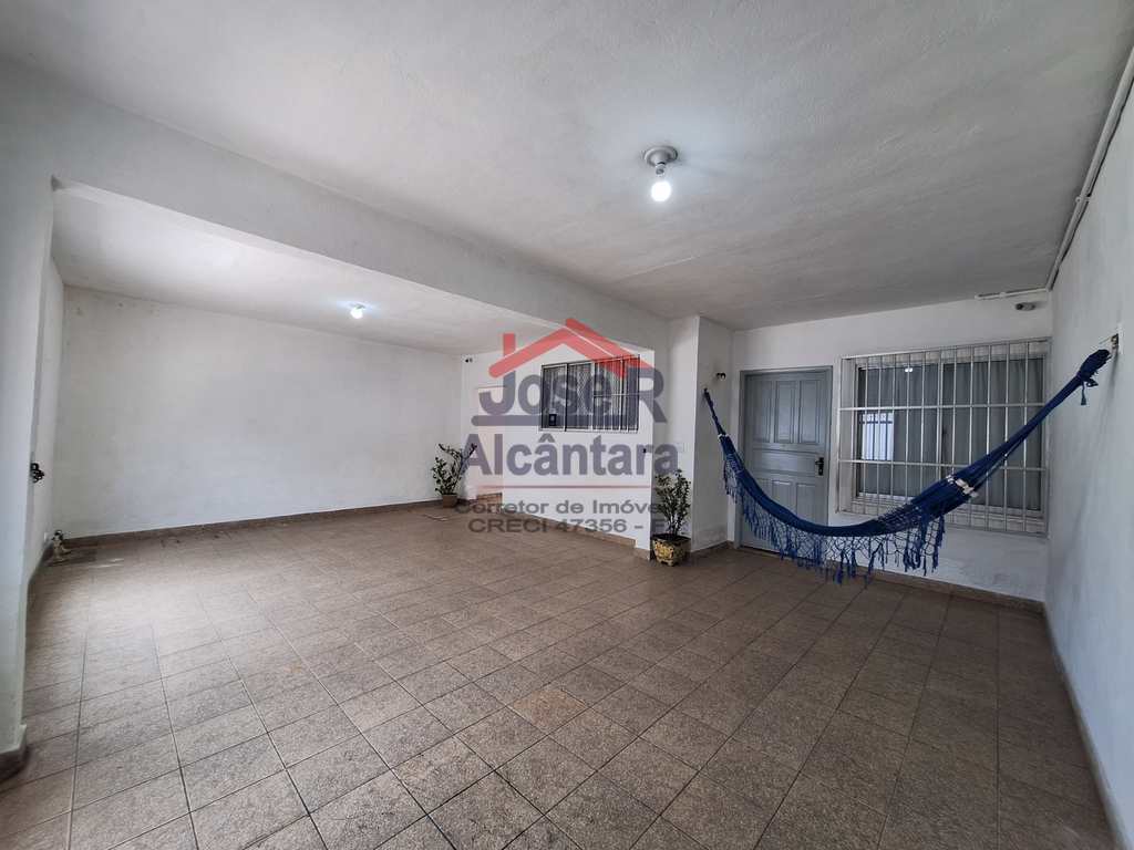 Casa em Praia Grande, no bairro Samambaia