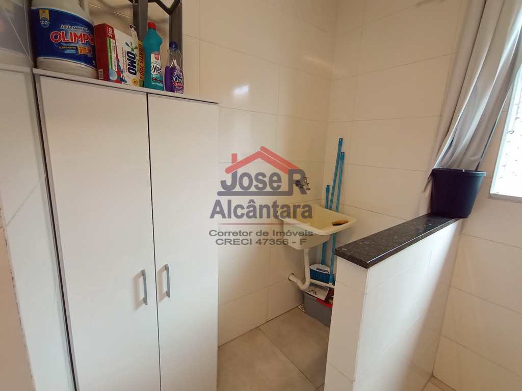 Casa de Condomínio em Praia Grande, no bairro Esmeralda