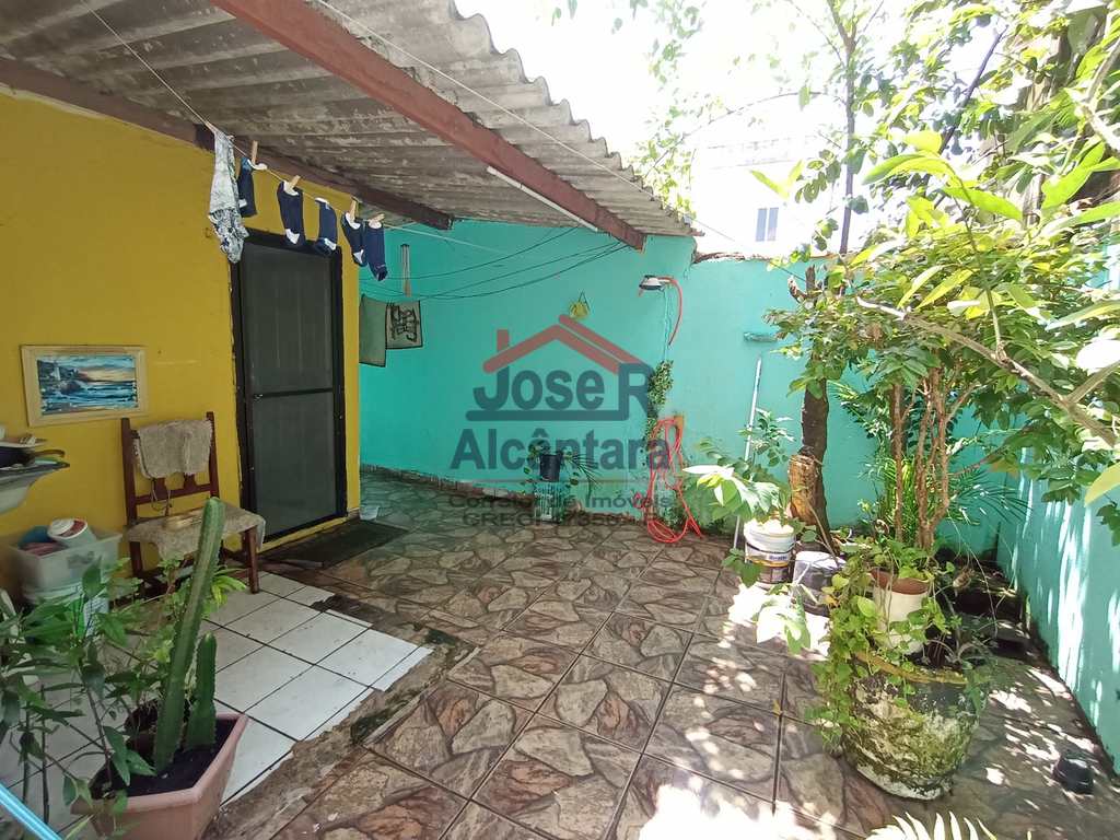 Casa em Praia Grande, no bairro Samambaia