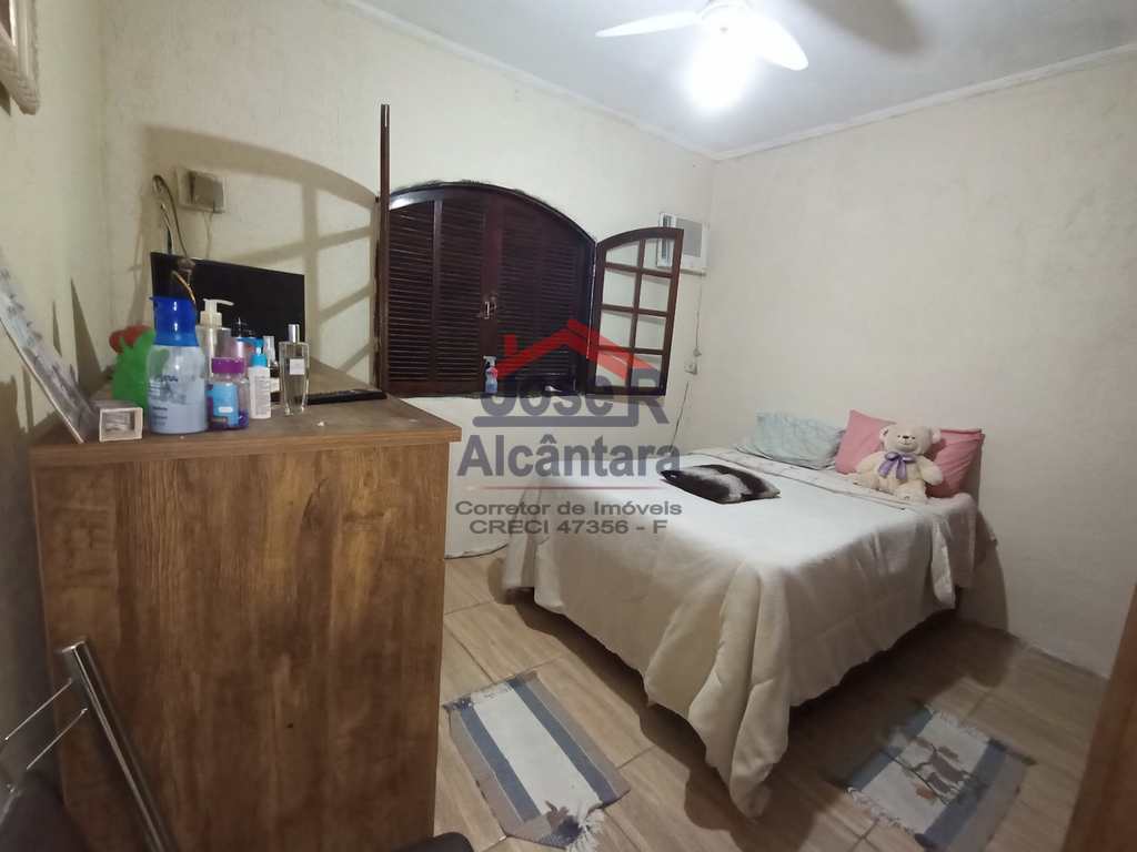 Casa em Praia Grande, no bairro Samambaia