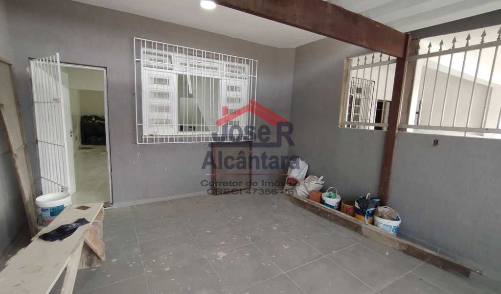 Sobrado em Praia Grande, bairro Aviação