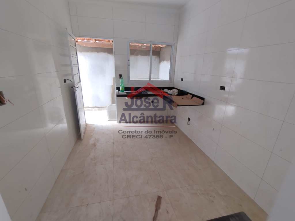 Casa de Condomínio em Praia Grande, no bairro Samambaia