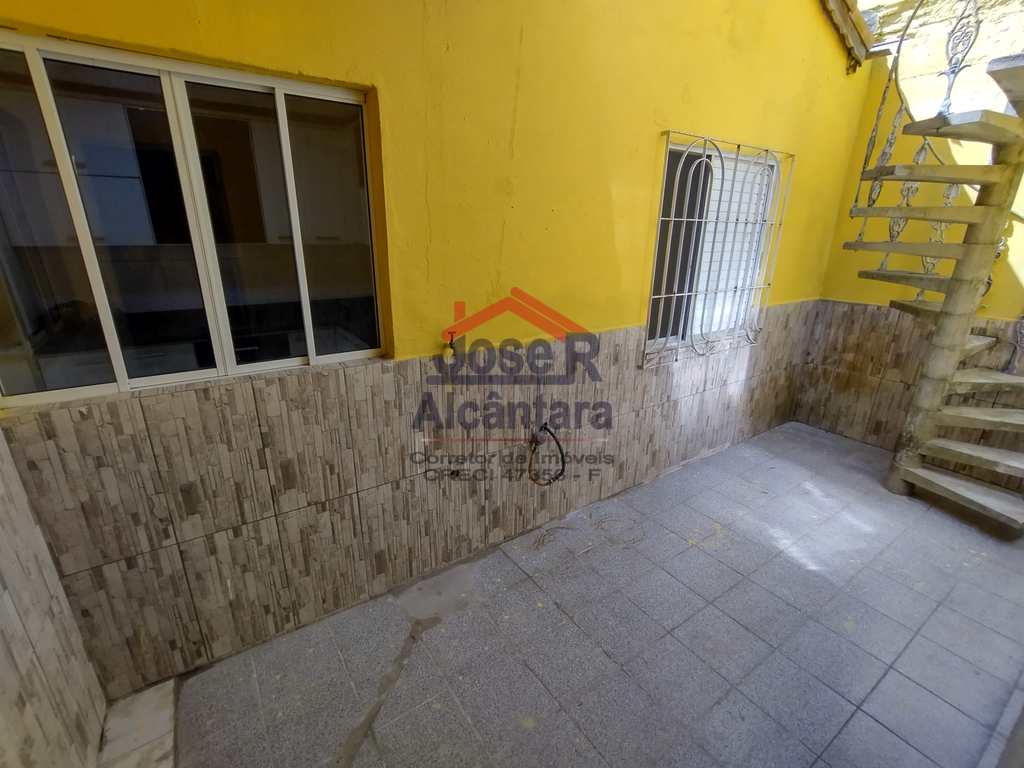 Casa em Praia Grande, no bairro Samambaia