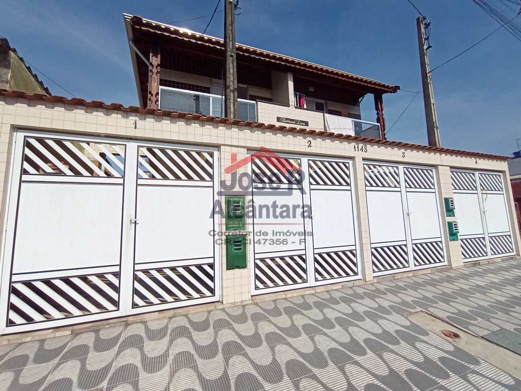 Casa em Praia Grande, no bairro Esmeralda
