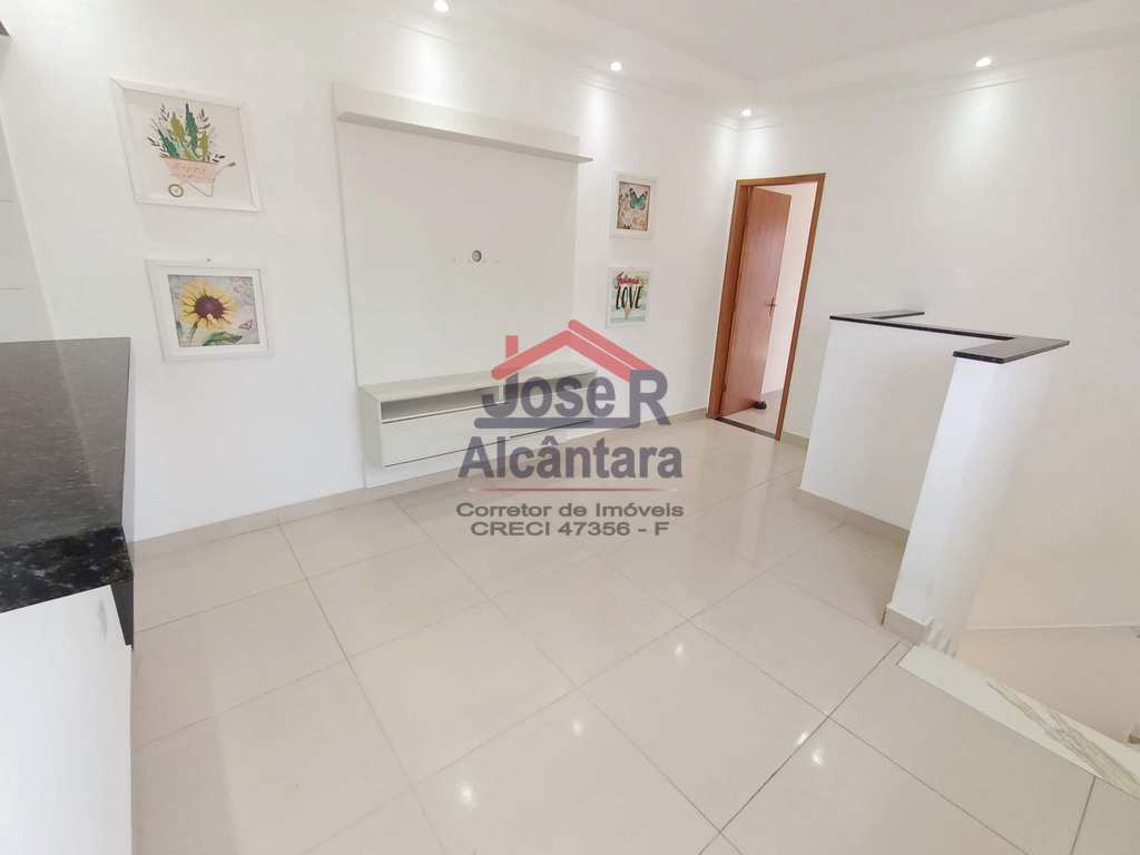 Casa em Praia Grande, no bairro Esmeralda