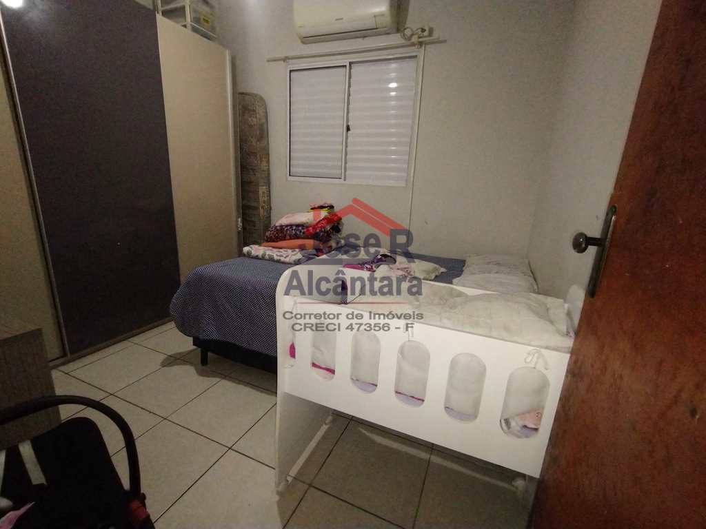 Casa de Condomínio em Praia Grande, no bairro Samambaia