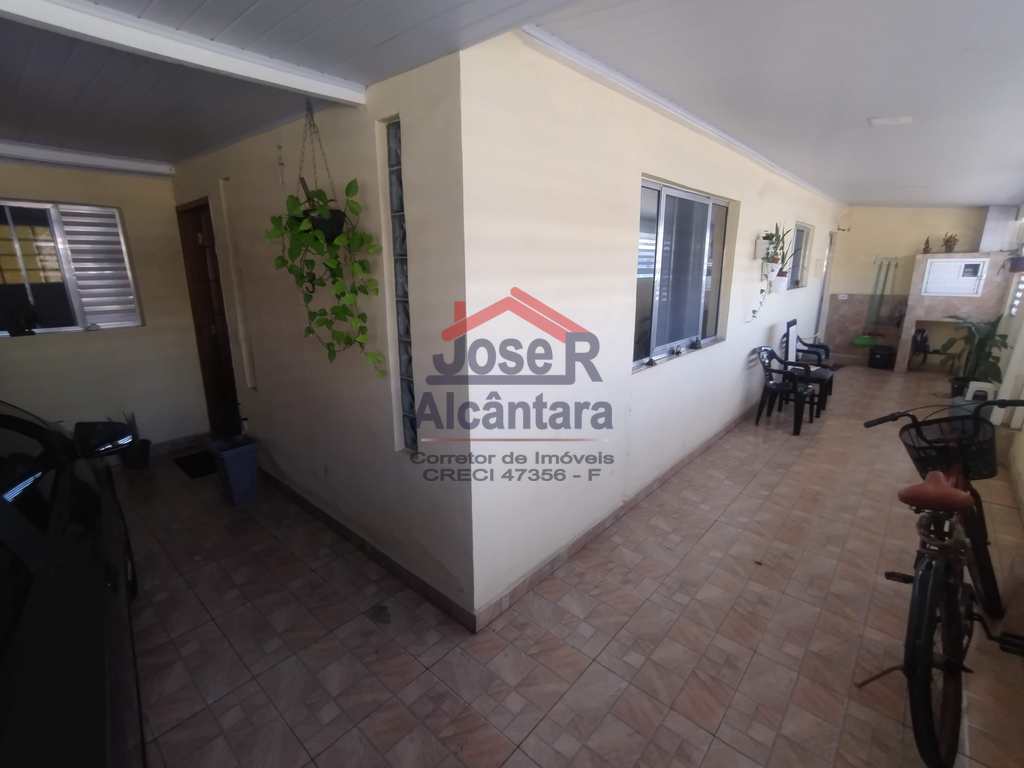 Casa em Praia Grande, no bairro Tupiry