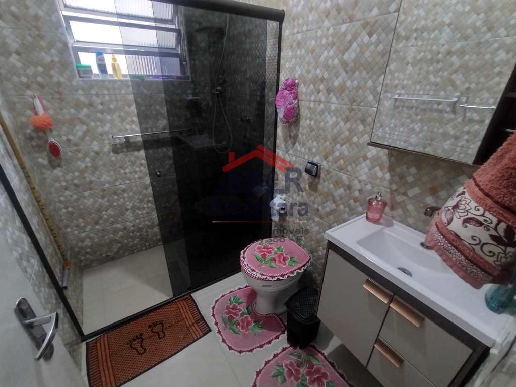 Casa em Praia Grande, no bairro Tupiry