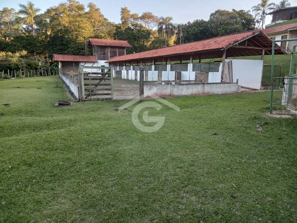 Sítio em Guararema, no bairro Itapeti
