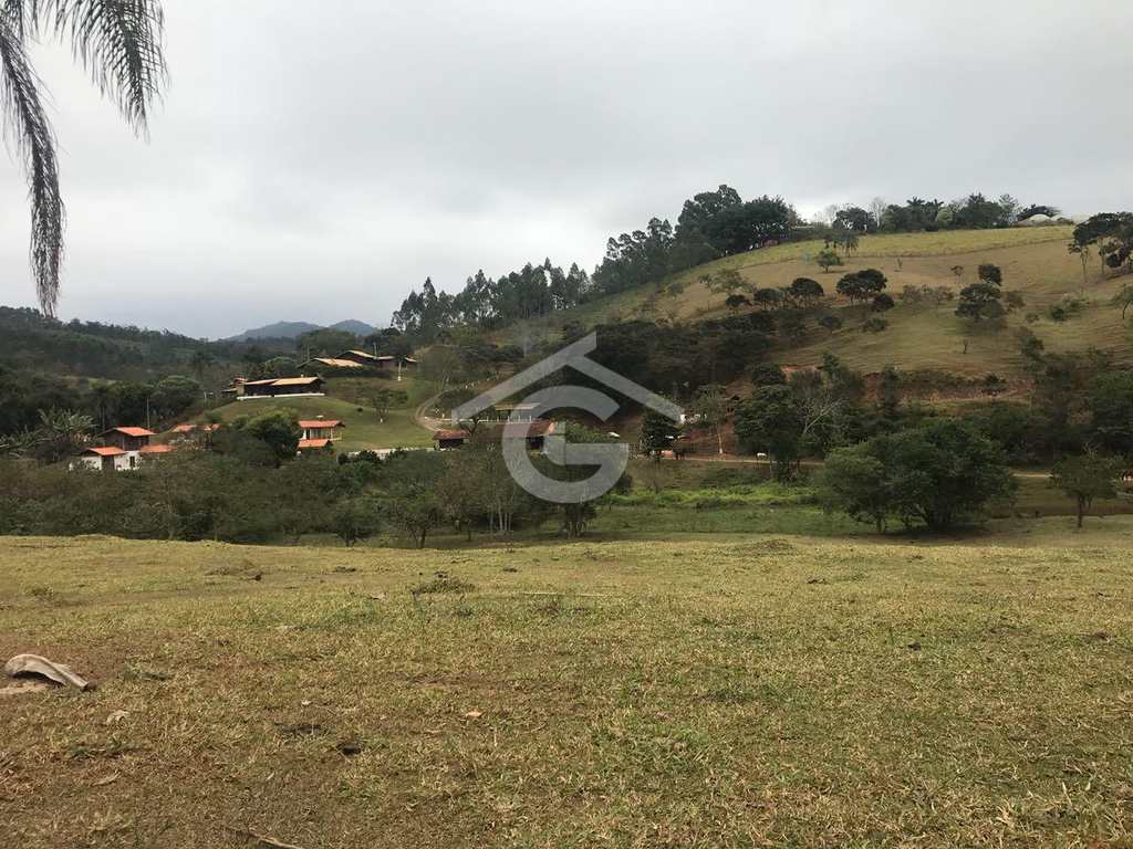 Sítio em Guararema, no bairro Itapeti