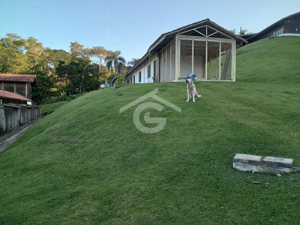 Sítio em Guararema, no bairro Itapeti