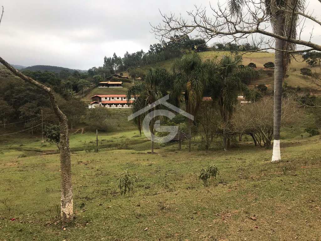 Sítio em Guararema, no bairro Itapeti